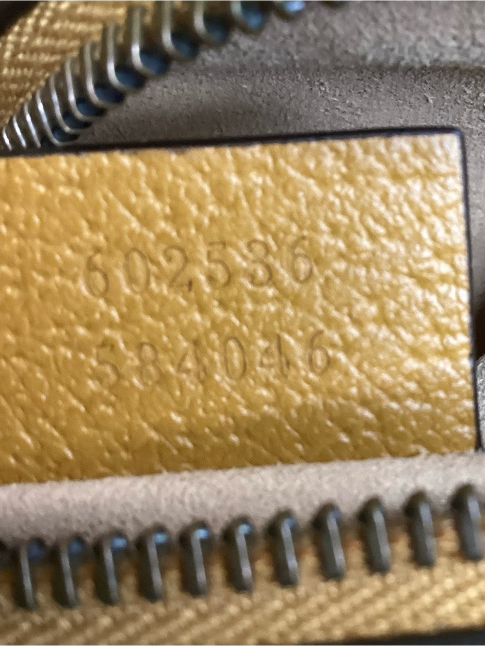 Disney x Gucci Mickey Mouse Crossbody Crossbody Camera Bag - Picture 12 of 16